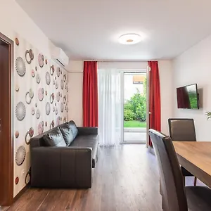 Corvin 4*, Budapeszt Węgry