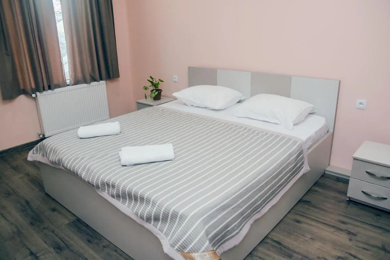 Red Hotel Tbilisi 3*,